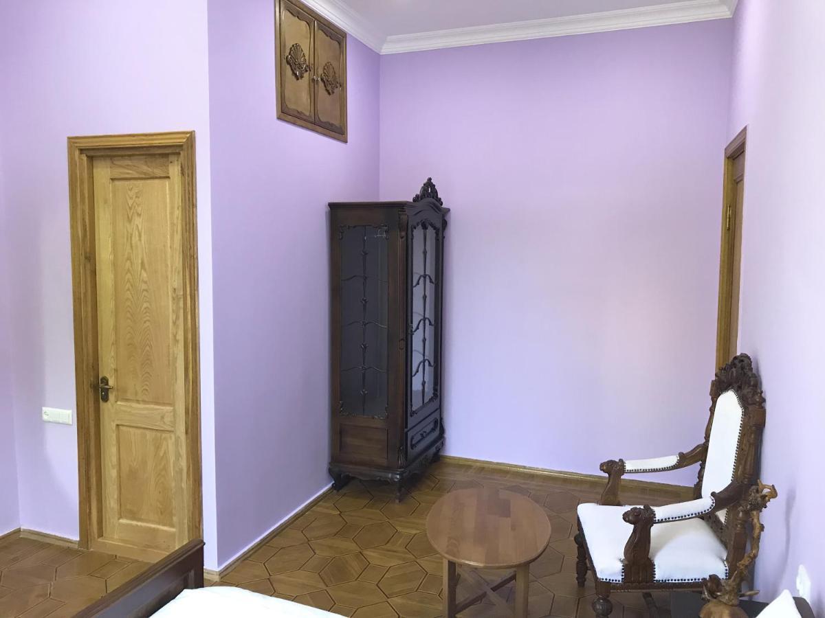 Hotel Wooden Museum à Koutaïssi Extérieur photo