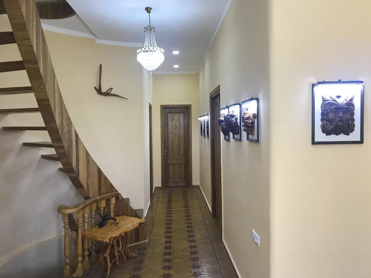Hotel Wooden Museum à Koutaïssi Extérieur photo