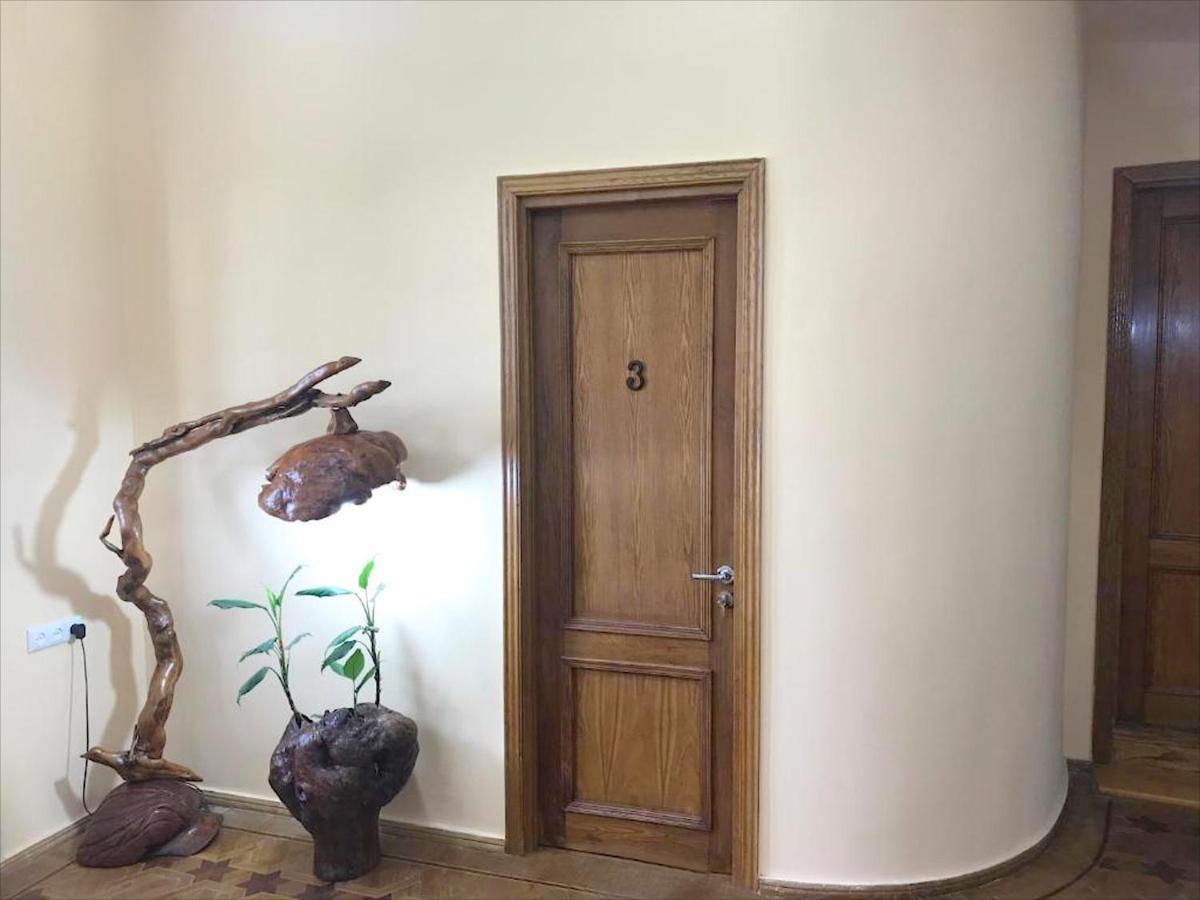 Hotel Wooden Museum à Koutaïssi Extérieur photo