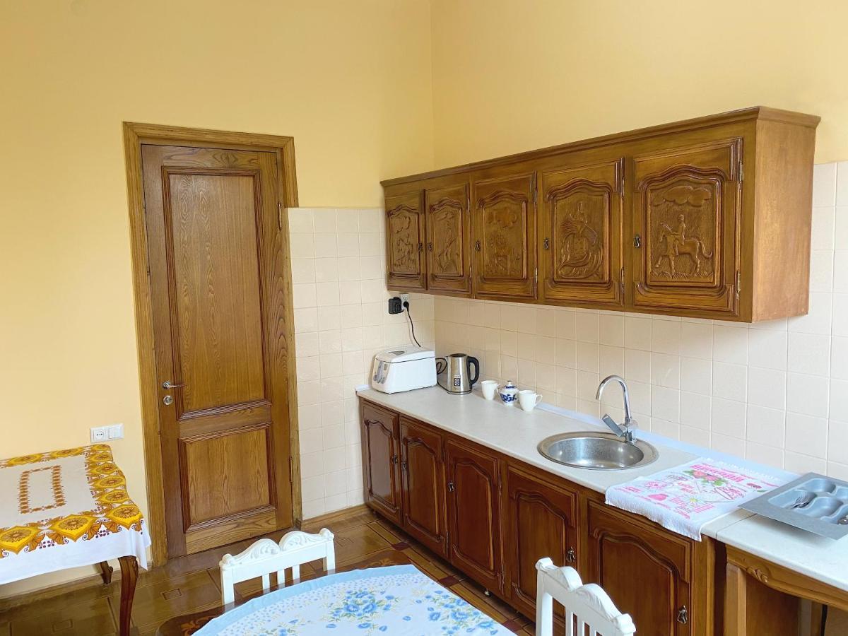 Hotel Wooden Museum à Koutaïssi Extérieur photo