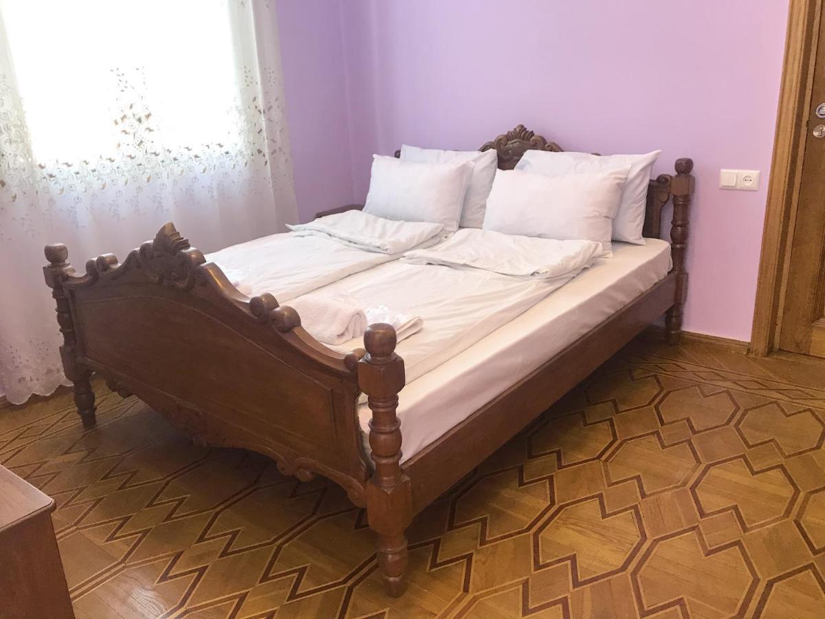 Hotel Wooden Museum à Koutaïssi Extérieur photo