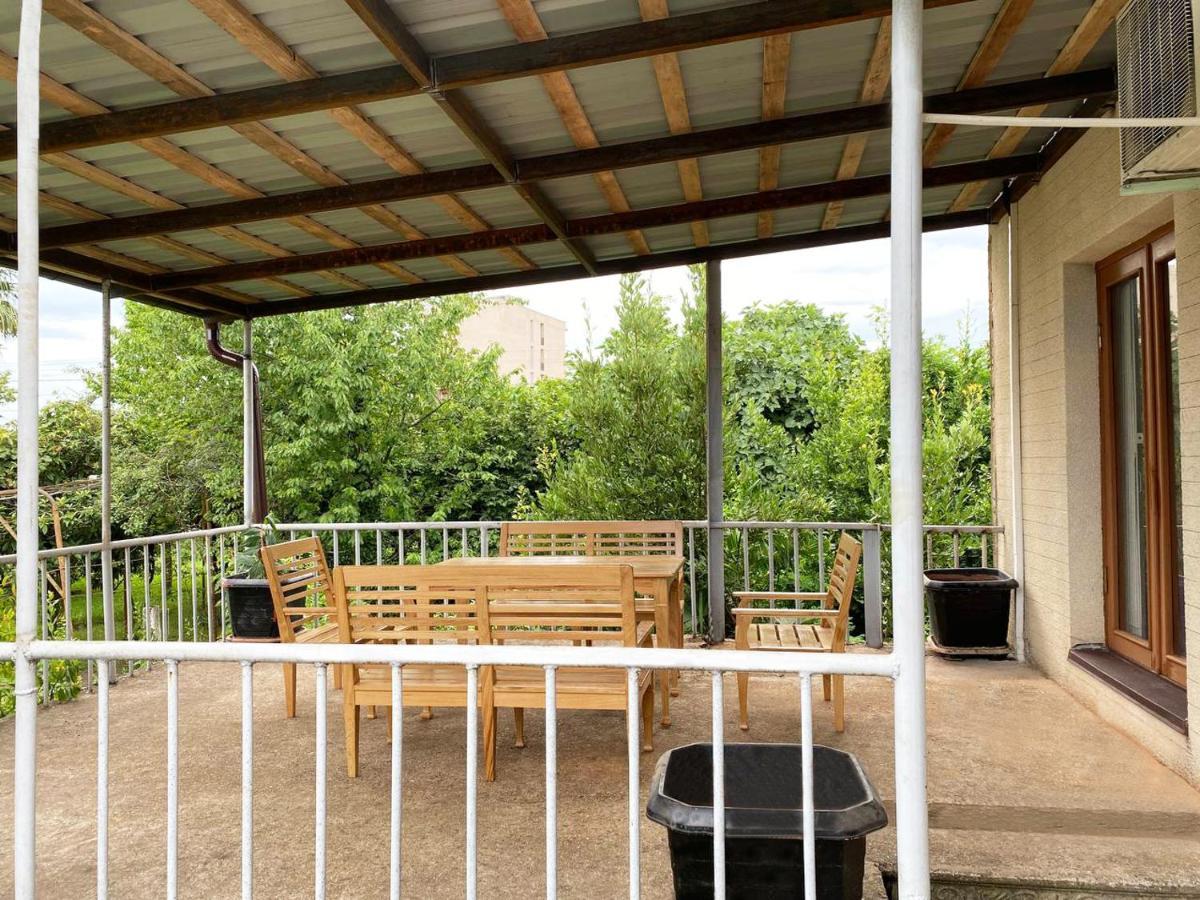 Hotel Wooden Museum à Koutaïssi Extérieur photo