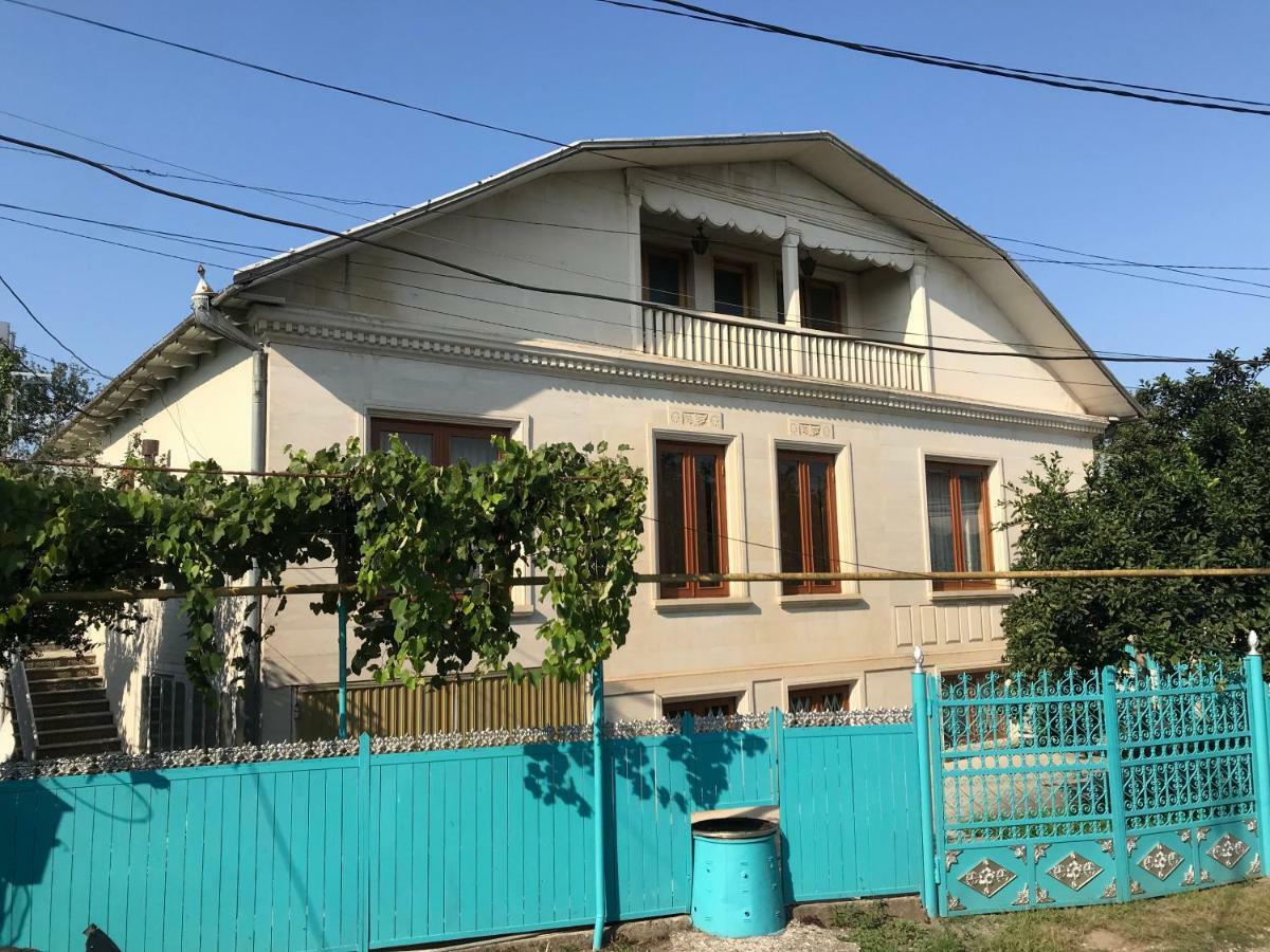 Hotel Wooden Museum à Koutaïssi Extérieur photo